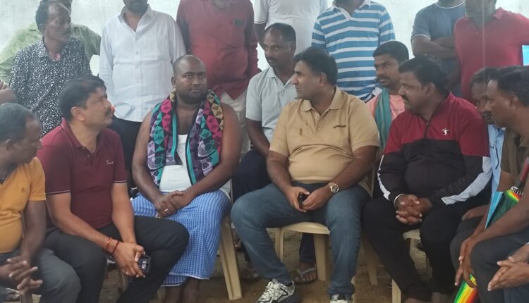 Sunil Kumar visited the affected families