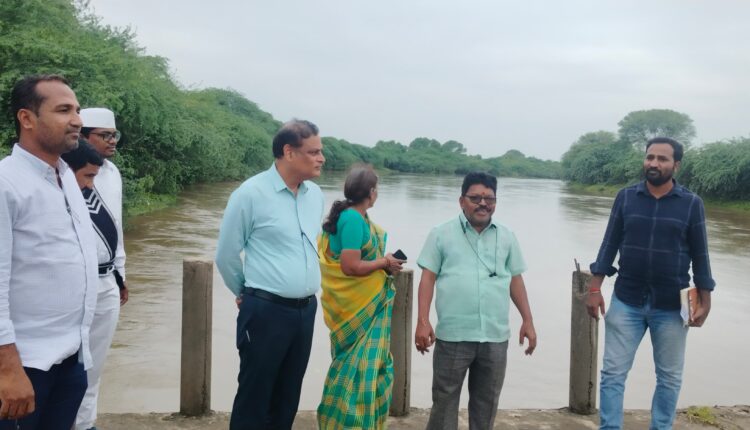 Additional Collector who inspected Lendi vagu D. Srinivas Reddy