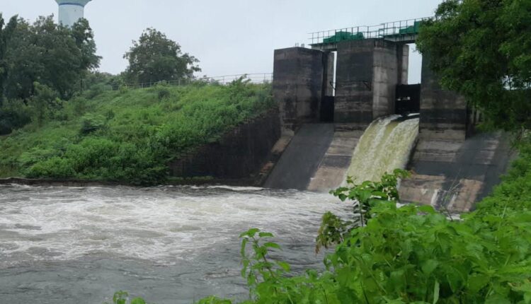 Officials lifted the gate of Alisagar reservoir