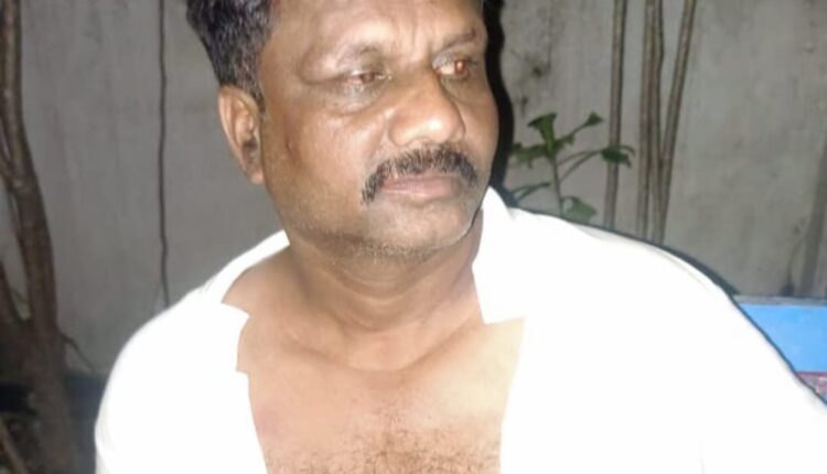 Srinivas Reddy sectarian attack on Ravinder Reddy sect person